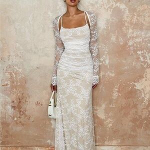 Chic Long Sleeve Lace Dress in Cream